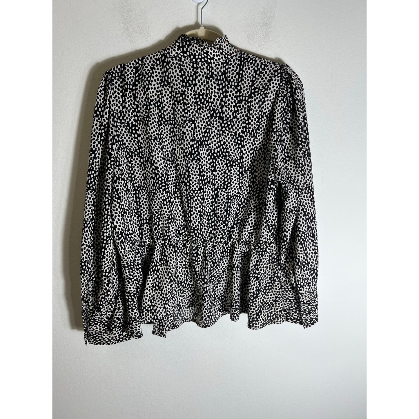 Who What Wear Black/White Blouse Sz L
