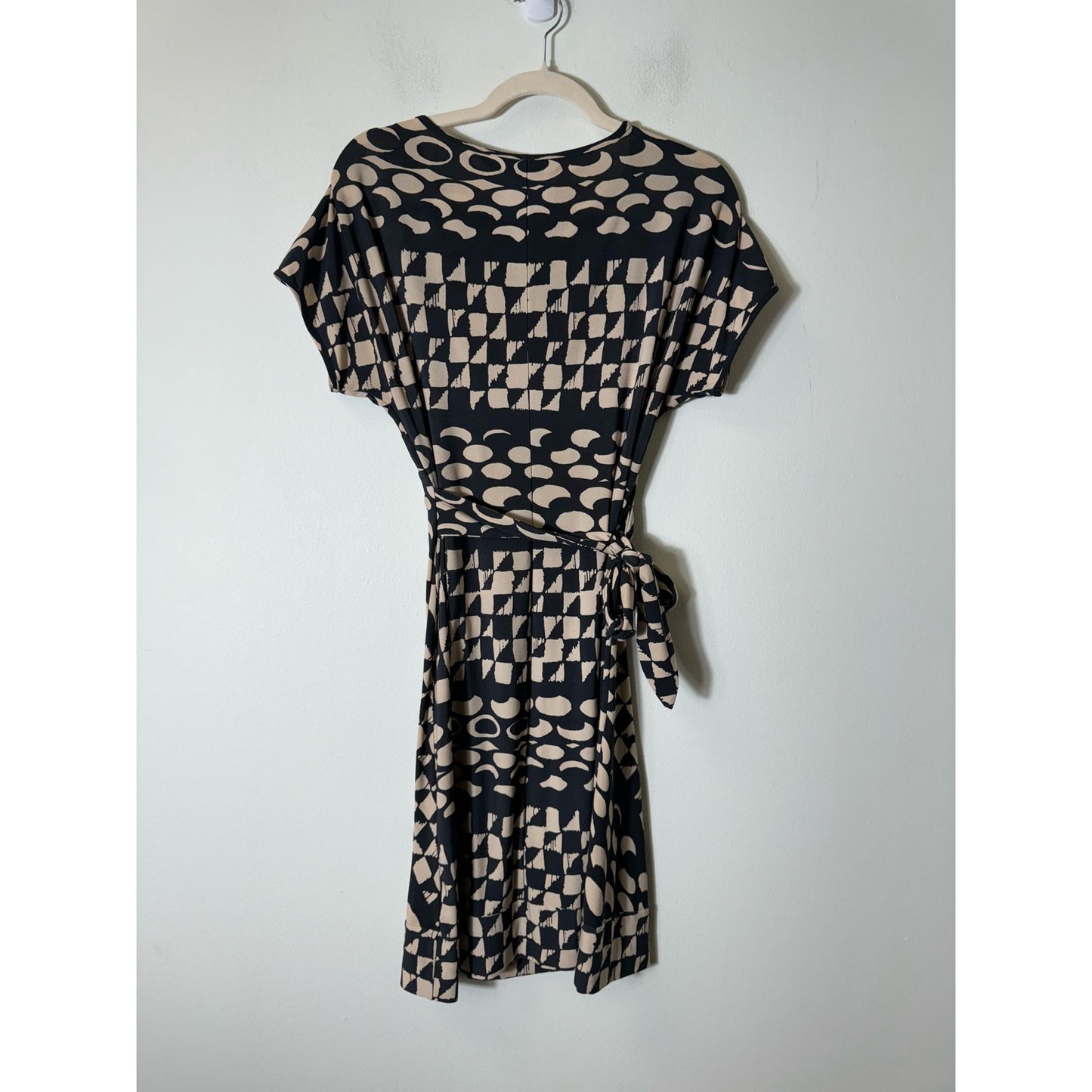 Donna Morgan Tan Black Short Sleeve Knee Length Dress Sz 8