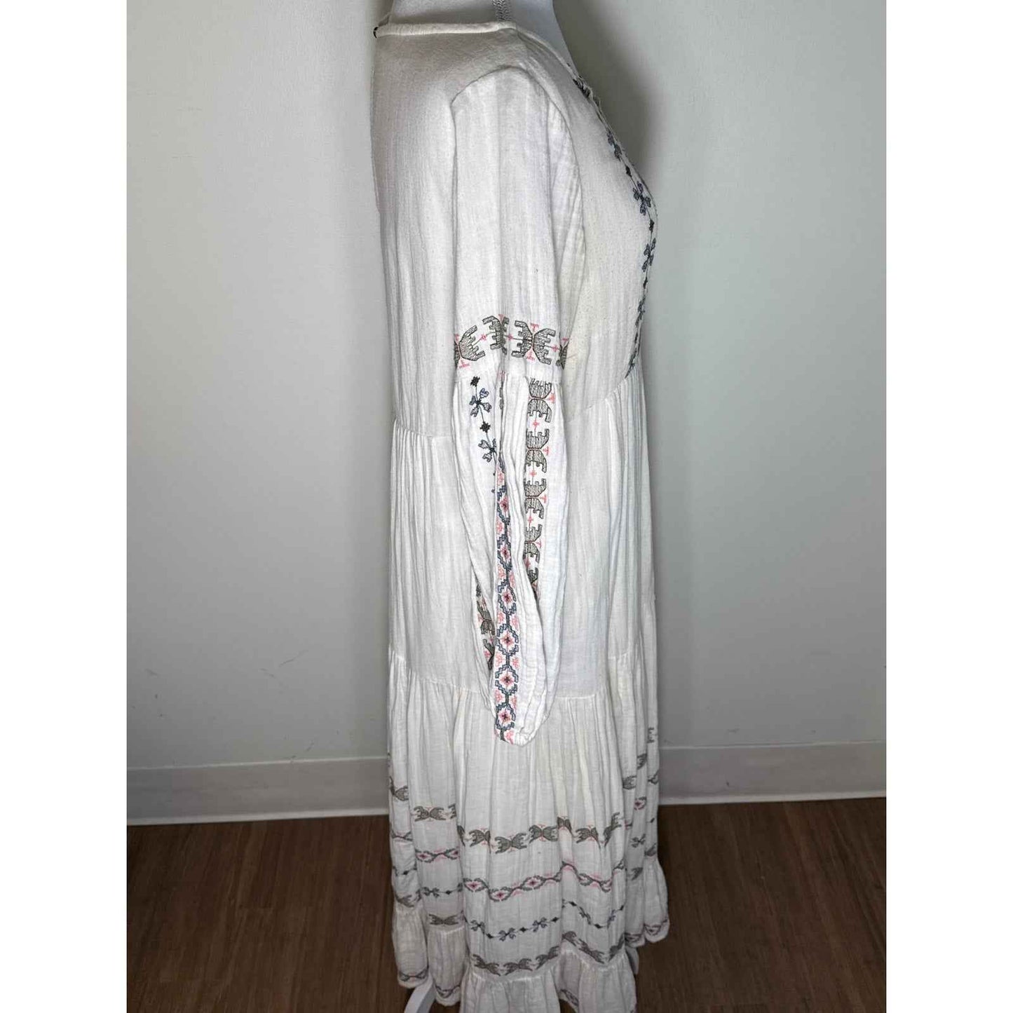 Anthropologie Off White Long Sleeve Embroidered Cotton Maxi Dress Sz 6