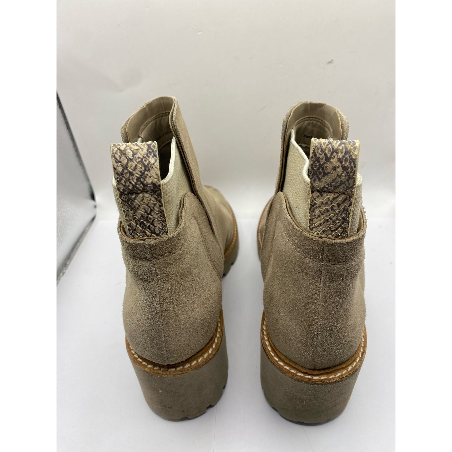 Dolce Vita Tan/ Gray Suede Platform Bootie Sz 7