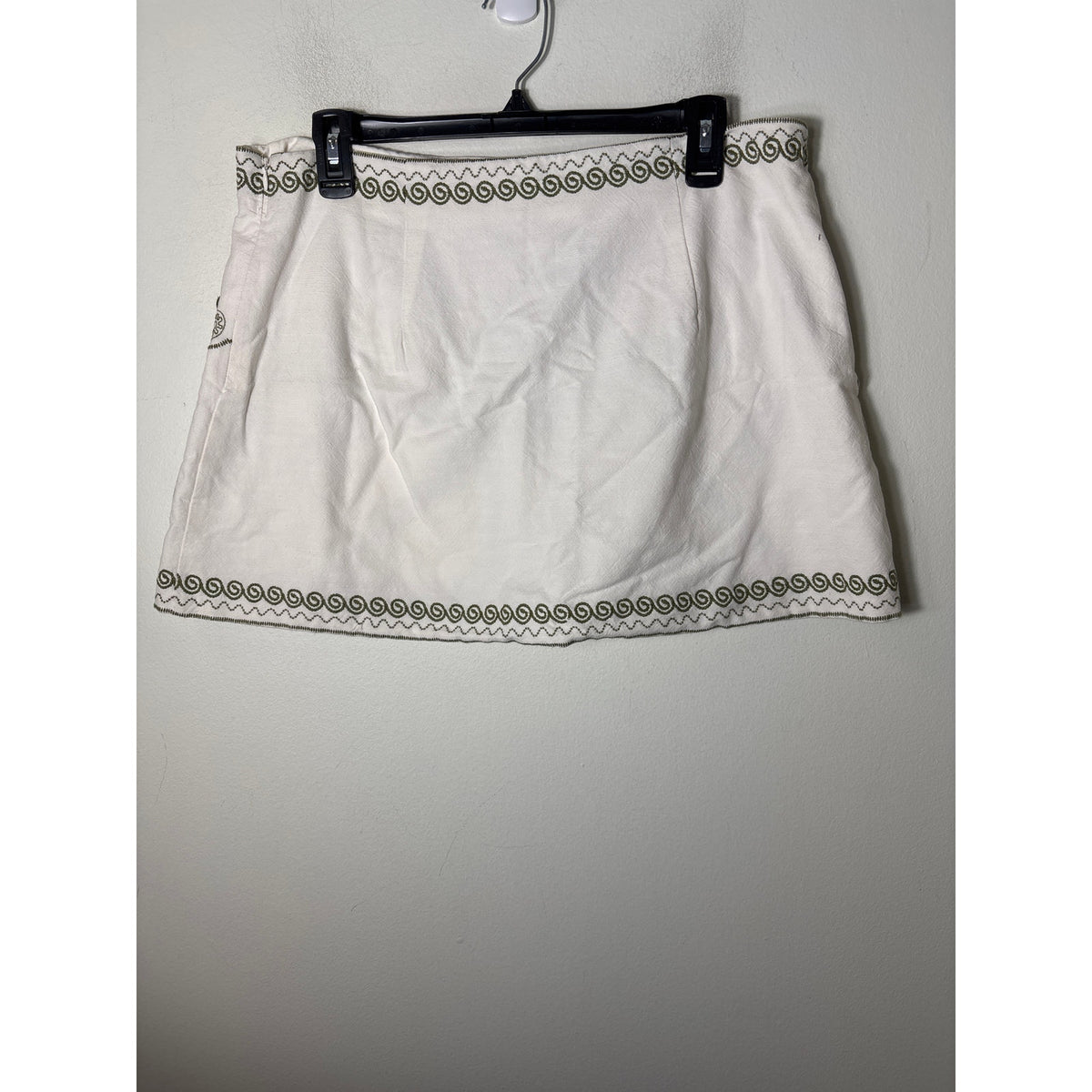 NWT Zara Sage Green and White Embroidered Mini Skirt Sz XL