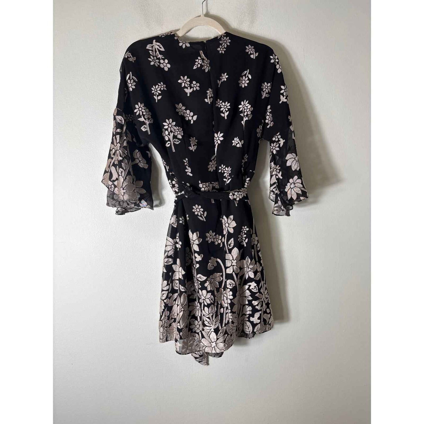 NWT French Connection Black and Cream Sheer Flutter Sleeve Dress Sz L