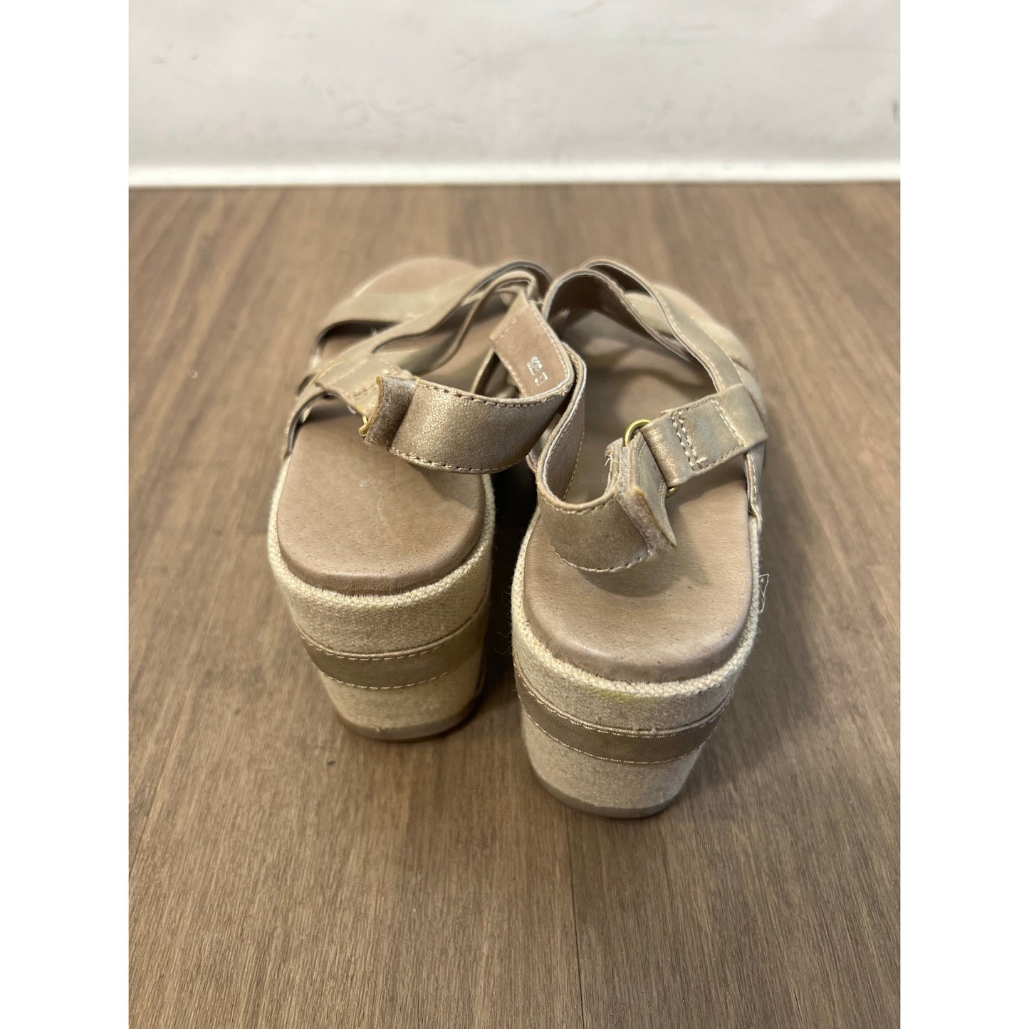 Antelope Tan Platform Sandals Sz 37
