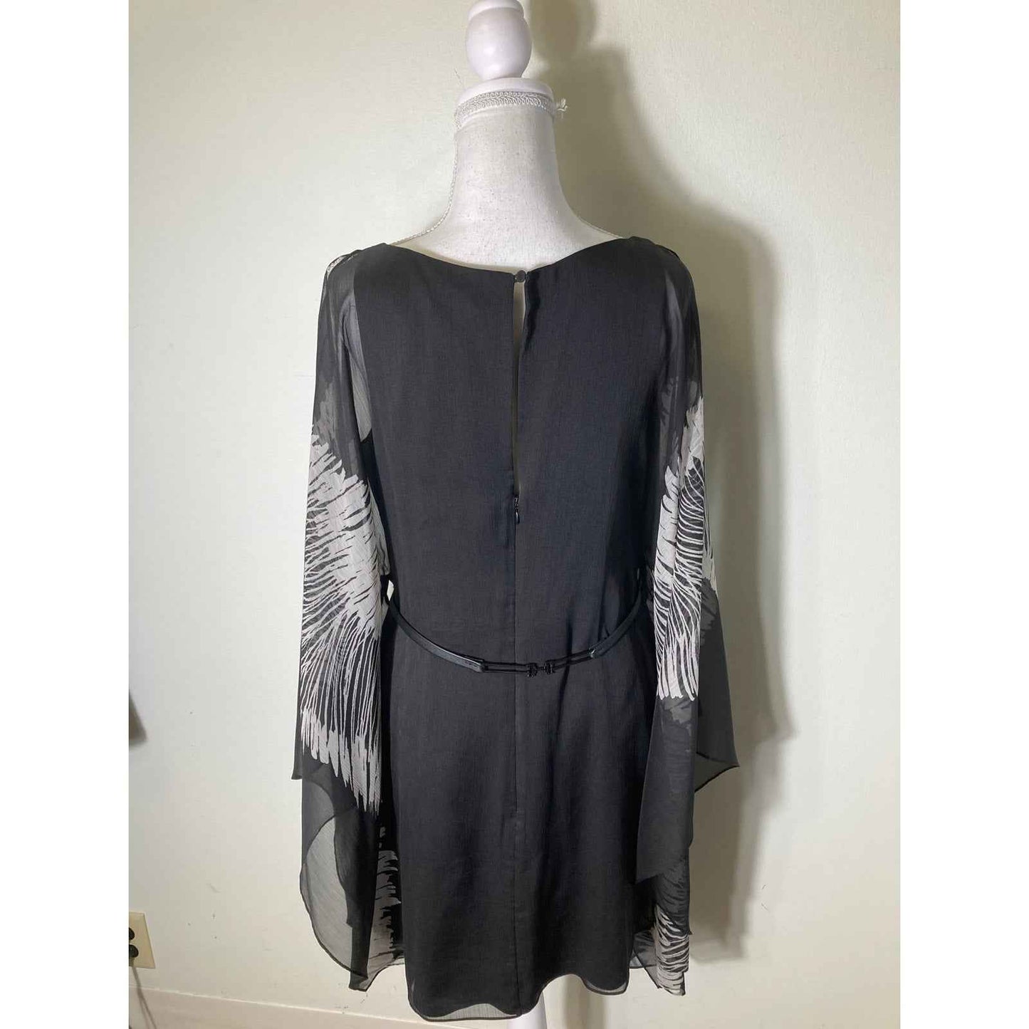 Halston Heritage Black Cocktail Belted Dress w Flowy Sleeves Sz 6