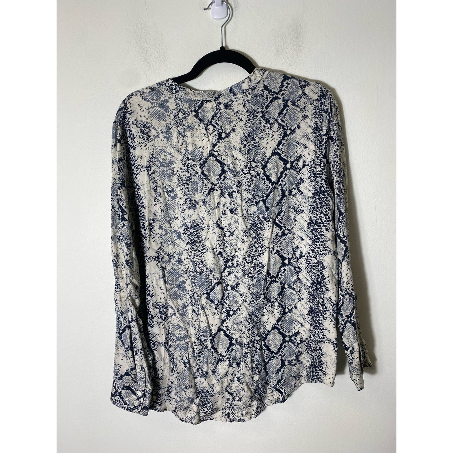 Soft Joie Black White Gray Long Sleeve V-Neck Button Up Shirt Sz M