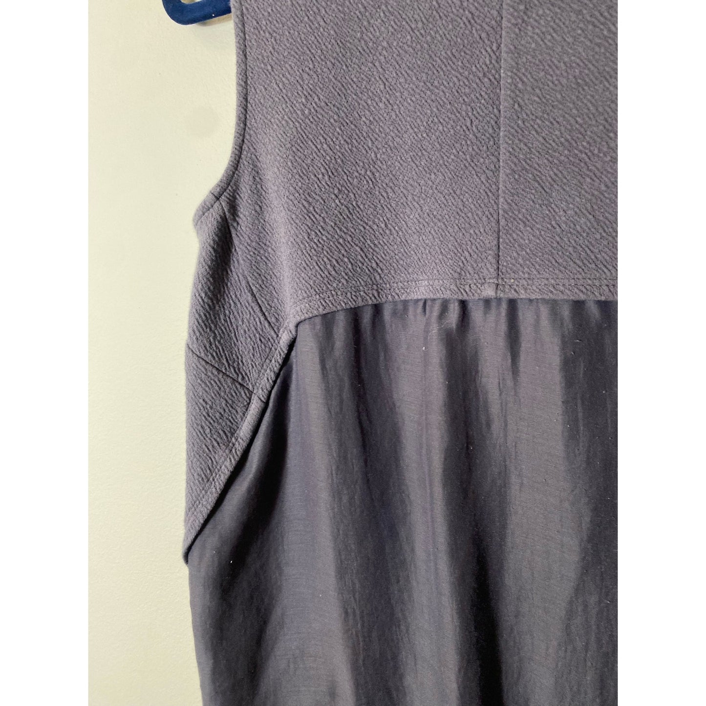 Deletta Charcoal Gray Crew Neck Sleeveless Flowy Tank Sz S