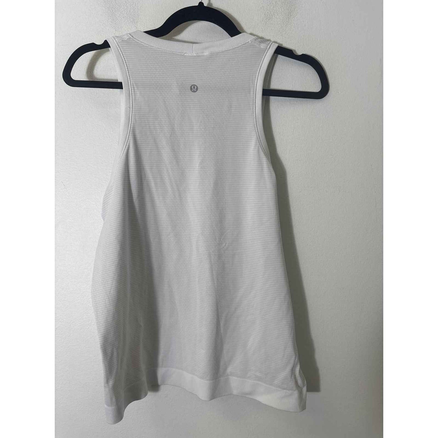 Lululemon White Pinstripe Sleeveless Athletic Tank Sz 6