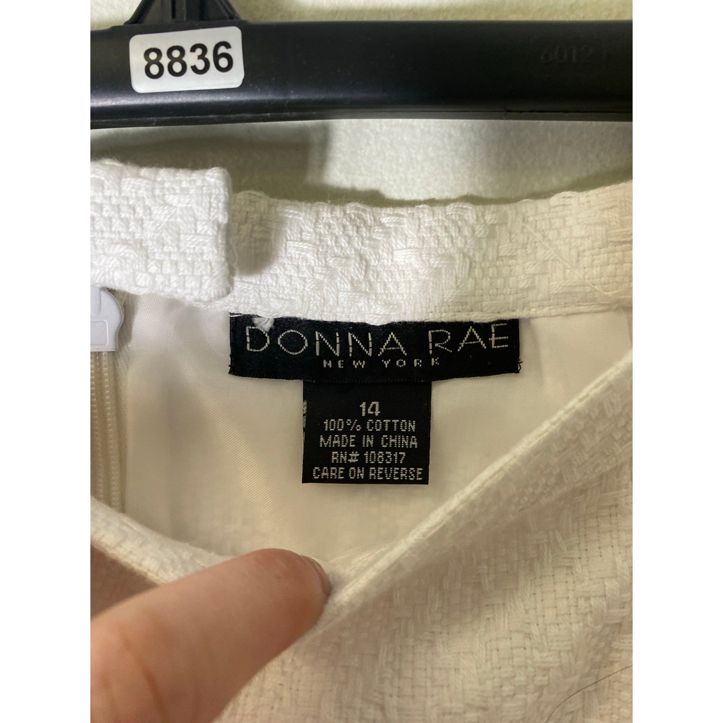 Donna Rae White Textured Pencil Skirt Sz 14