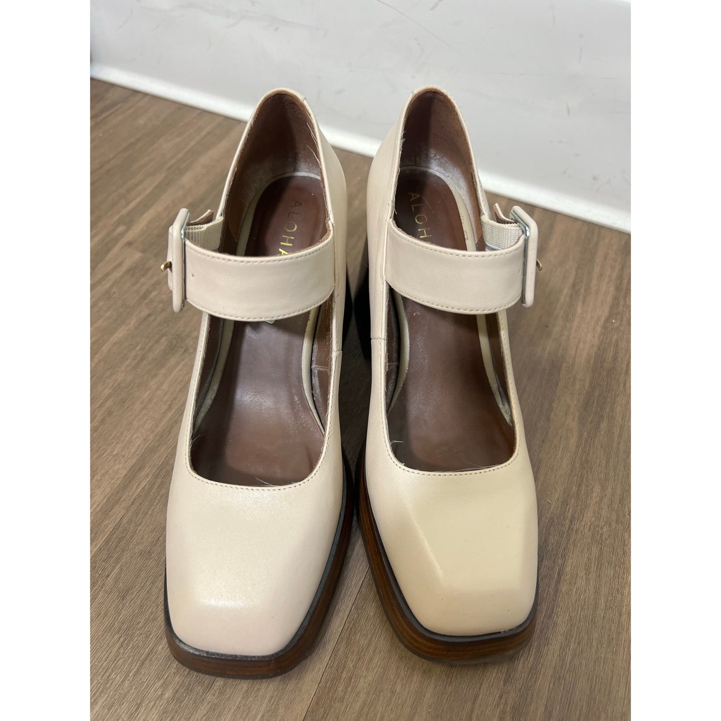 Alohas Cream Wood Block Heels Sz 37 (8)