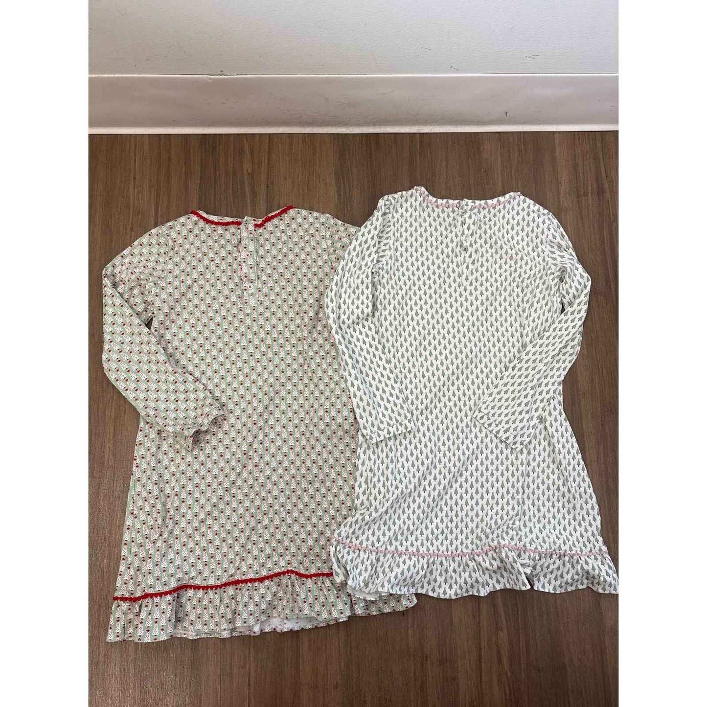 Girls Bundle of 2 Lila and Hayes Christmas Tree Night Gowns Sz 10