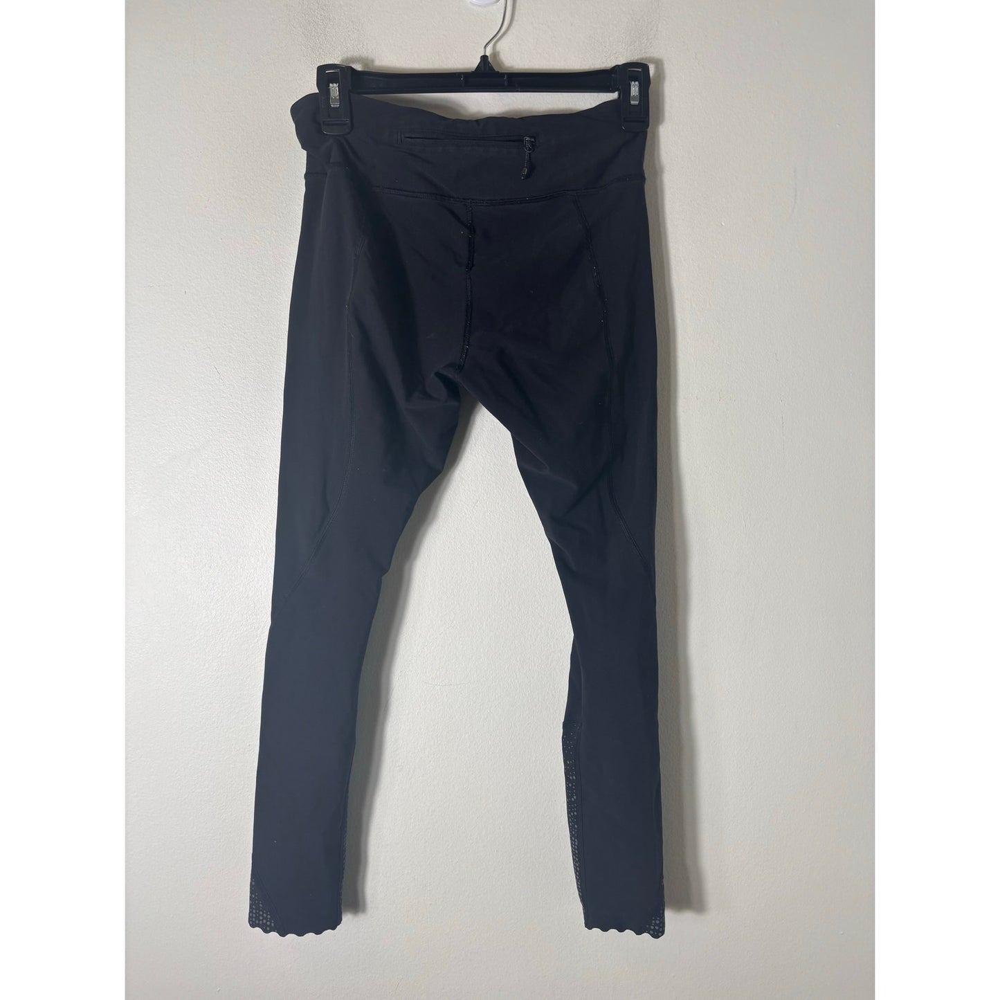 Lululemon Black Scalloped leg LEggings Sz 6