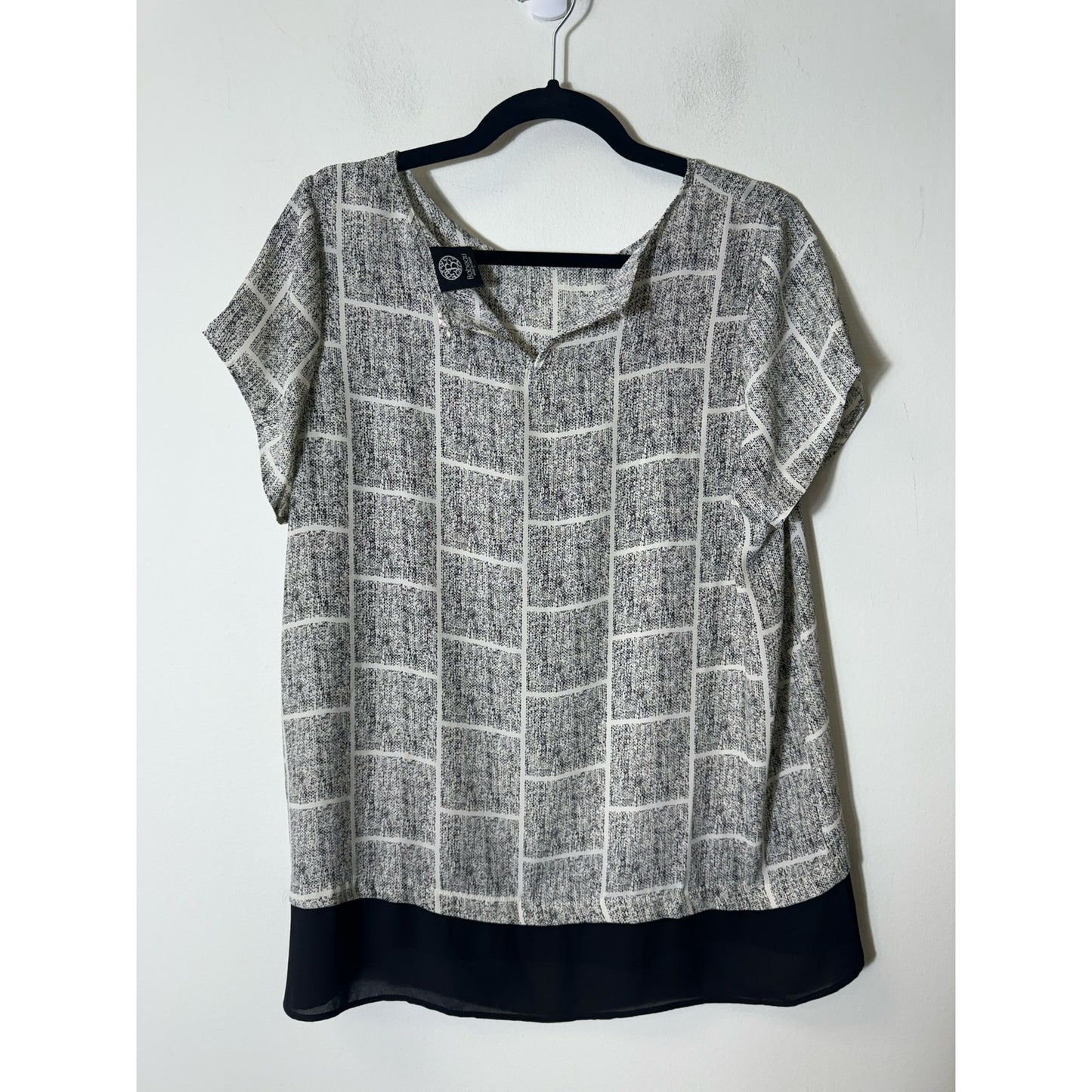 Bobeau Black White Rayon Short Sleeve Blouse Sz L