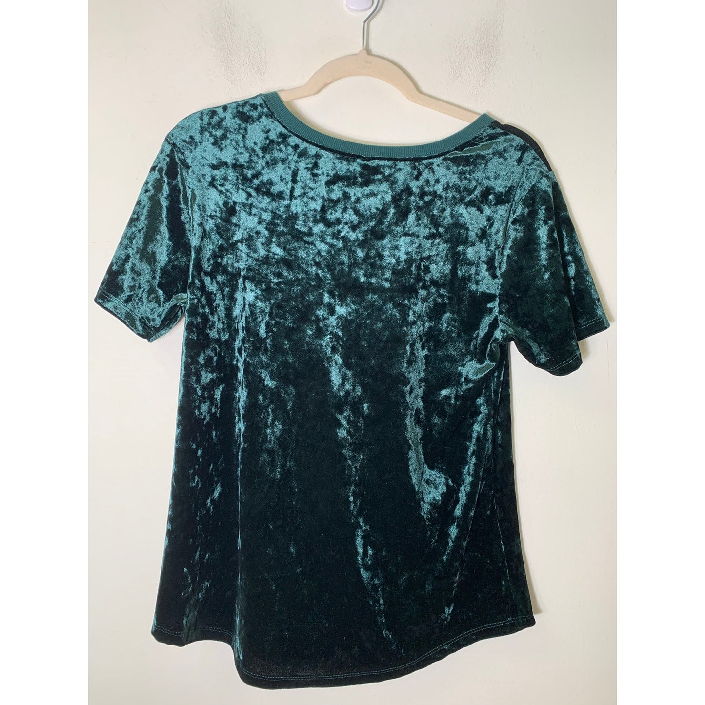 Z Supply Dark Green Velour Short Sleeve V-Neck Shirt Sz M