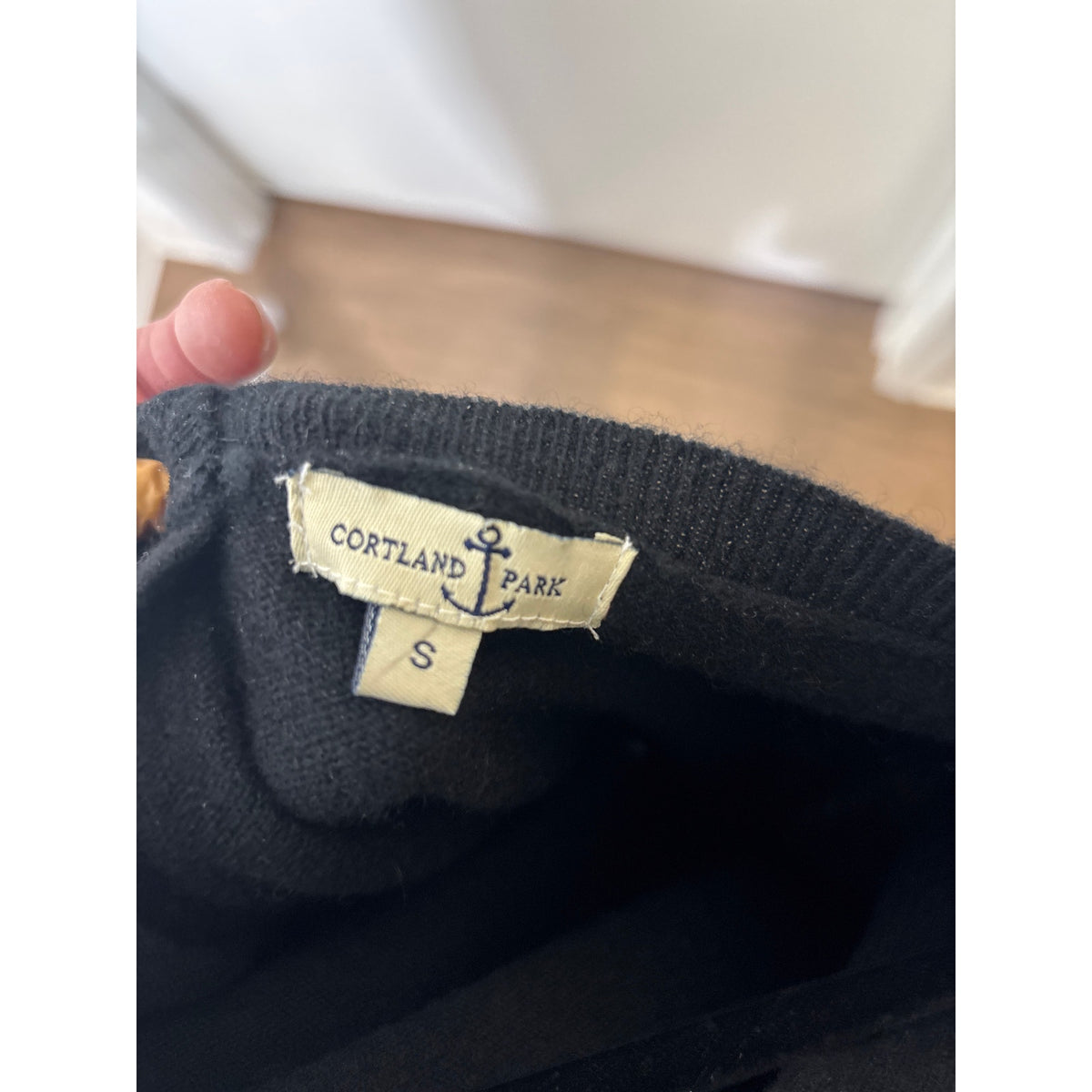 Cortland Park Black 100% Cashmere Back V Sweater Sz S