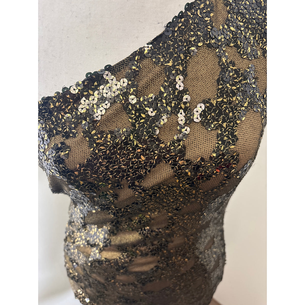 David Meister Black Gold Sequin One Shoulder Ruched Gown Sz 6