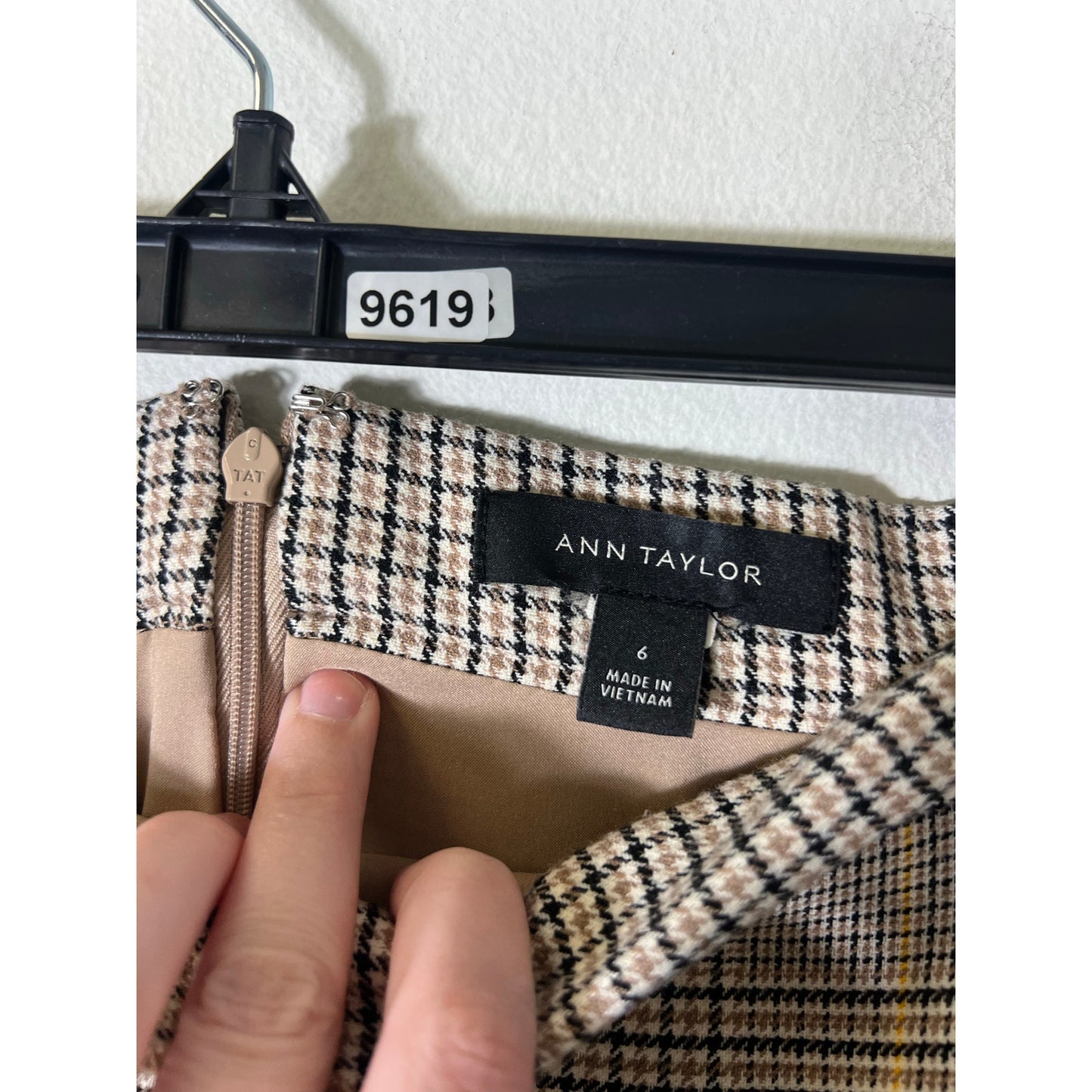 Ann Taylor Tan Black Plaid Midi Pencil Skirt Sz 6