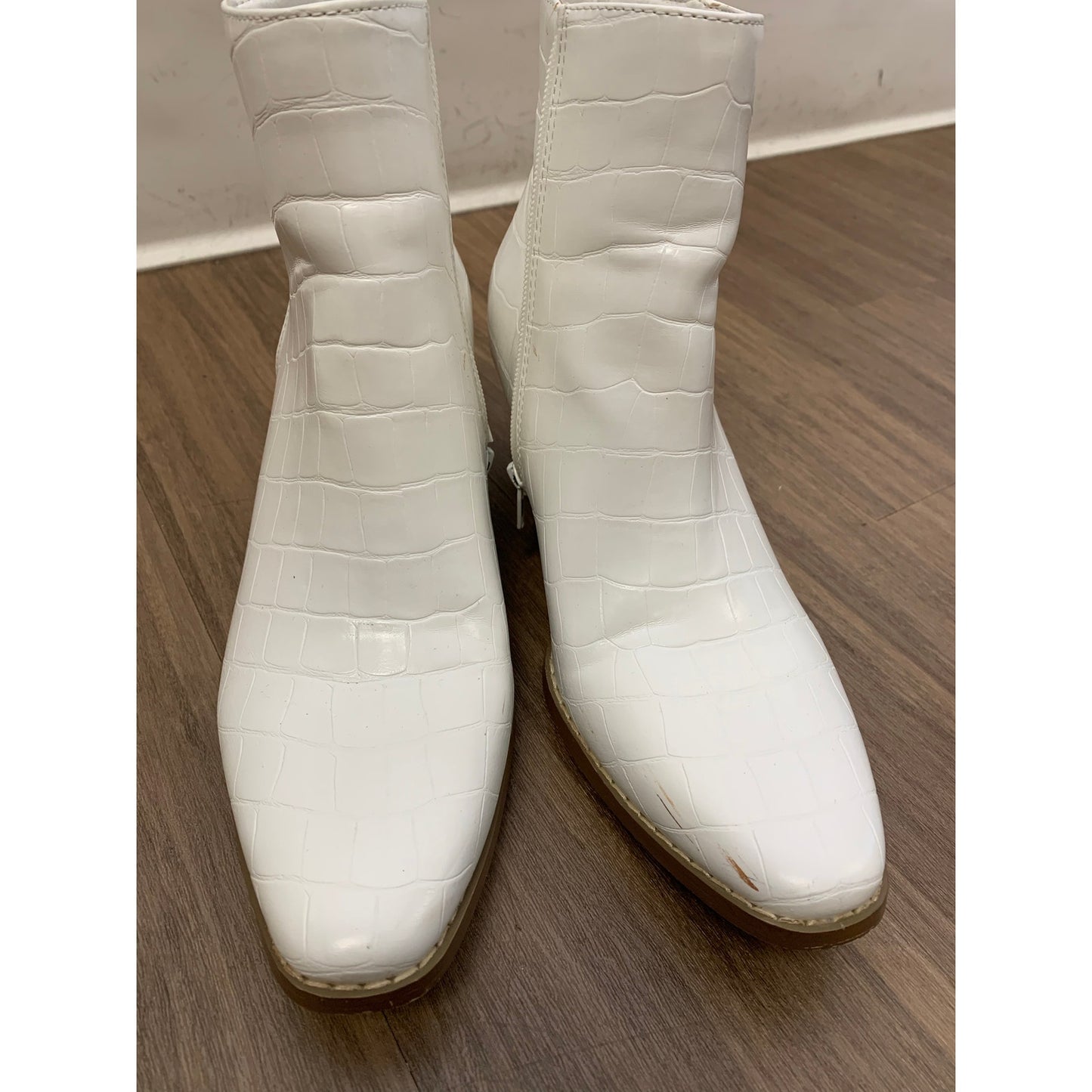 Womens CocoNuts White Snake Skin Ankle Boot Wedge Heels Sz 6