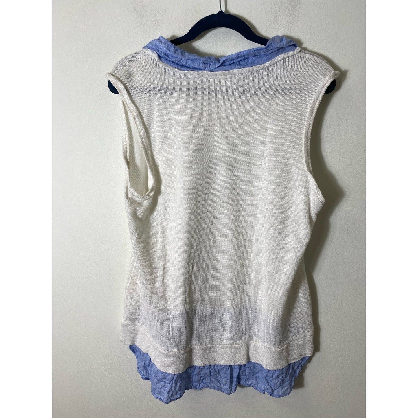 Drew Cream Sleeveless Knit Blouse With Blue Shirt Collar And Hem Sz L