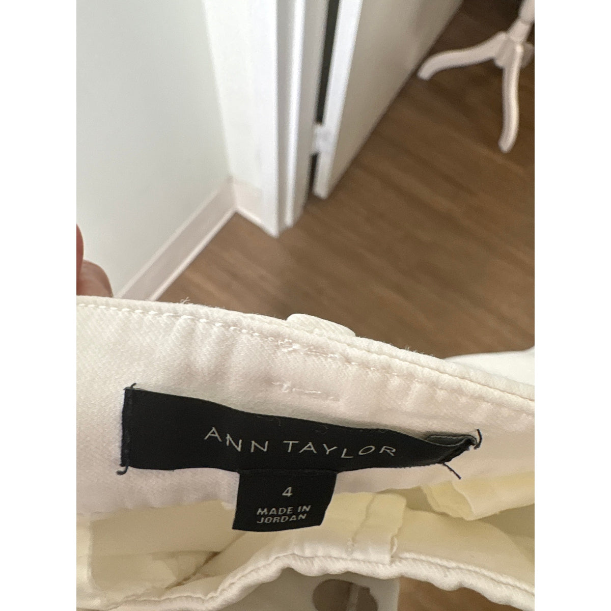 Ann Taylor Crisp White Cotton Short Shorts Sz 4