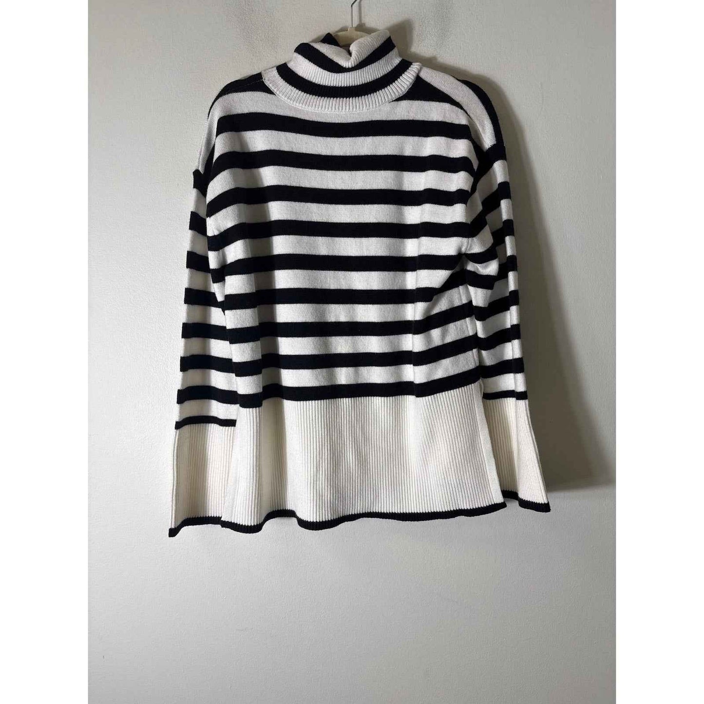 No Brand Black and White Stripe Turtleneck Sweater Sz L