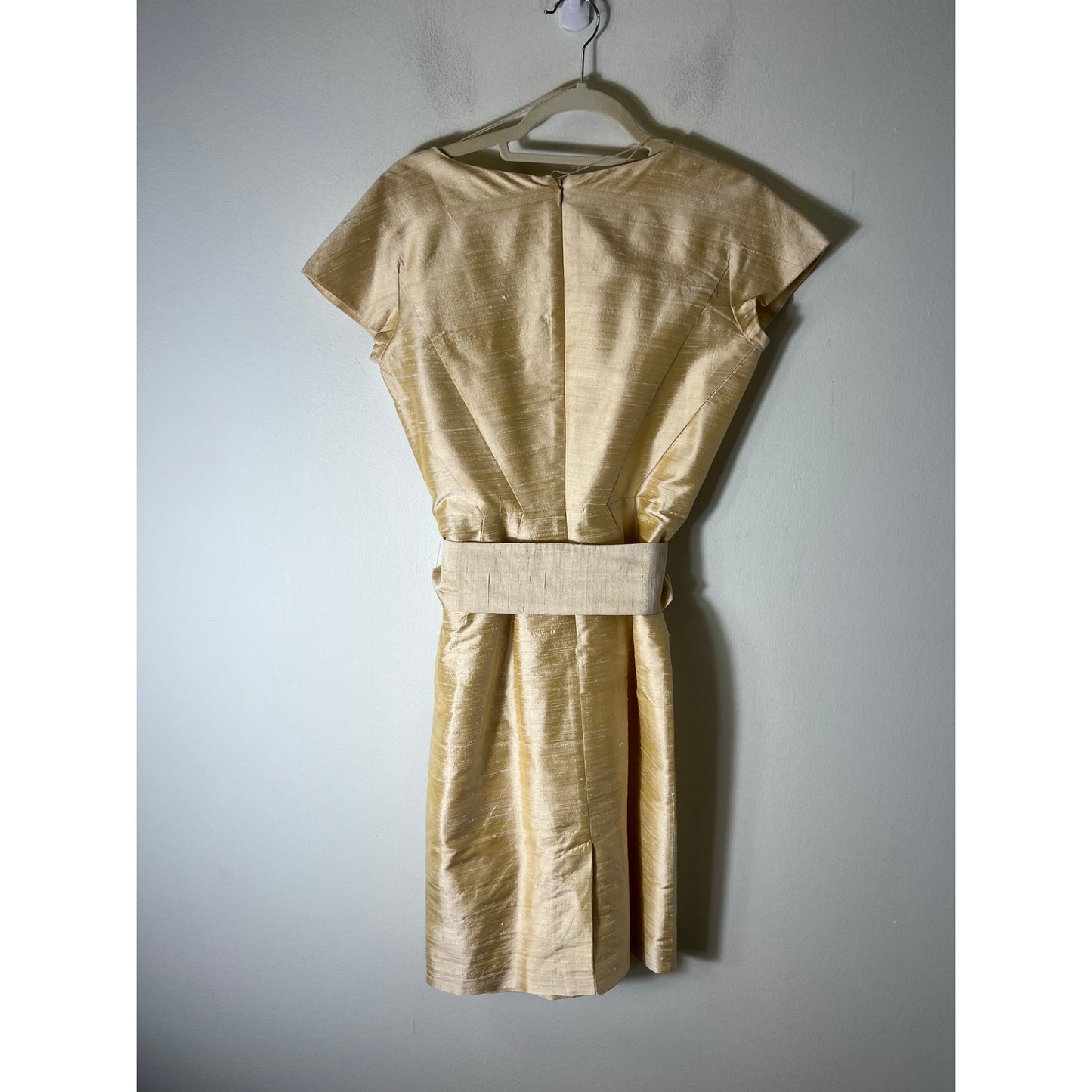 Donna Morgan Butter Yellow Silk Cap Sleeve V Neck SPecial Occasion Dress Sz 8