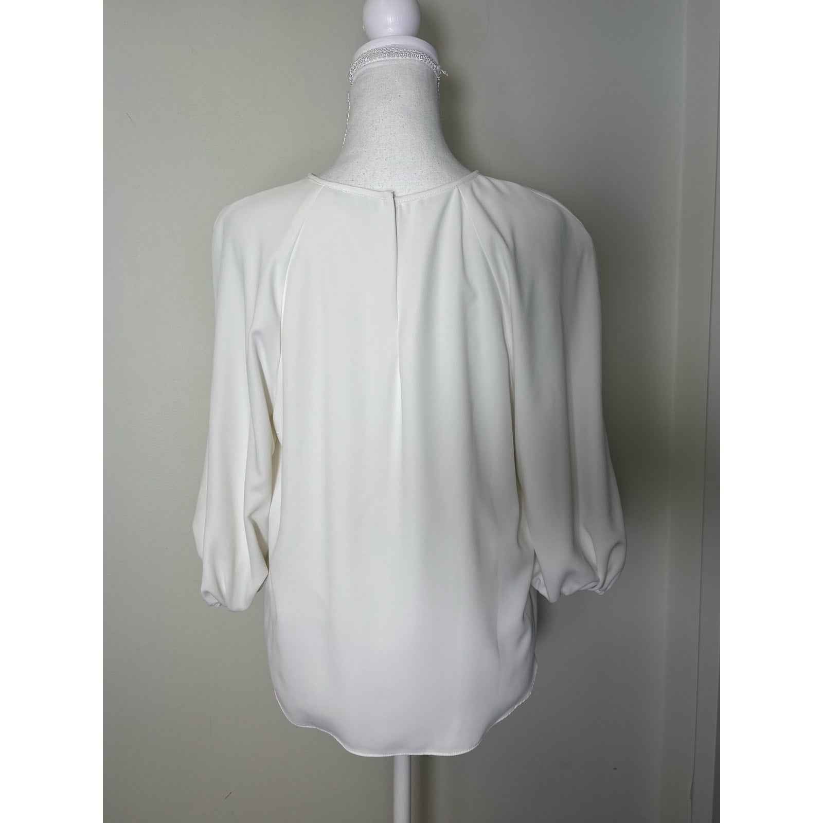 Amanda Uprichard White 3/4 Sleeve Blouse with Chest Cut Outs Sz M