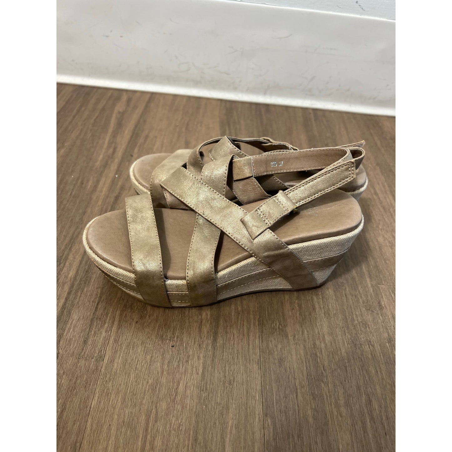 Antelope Tan Platform Sandals Sz 37