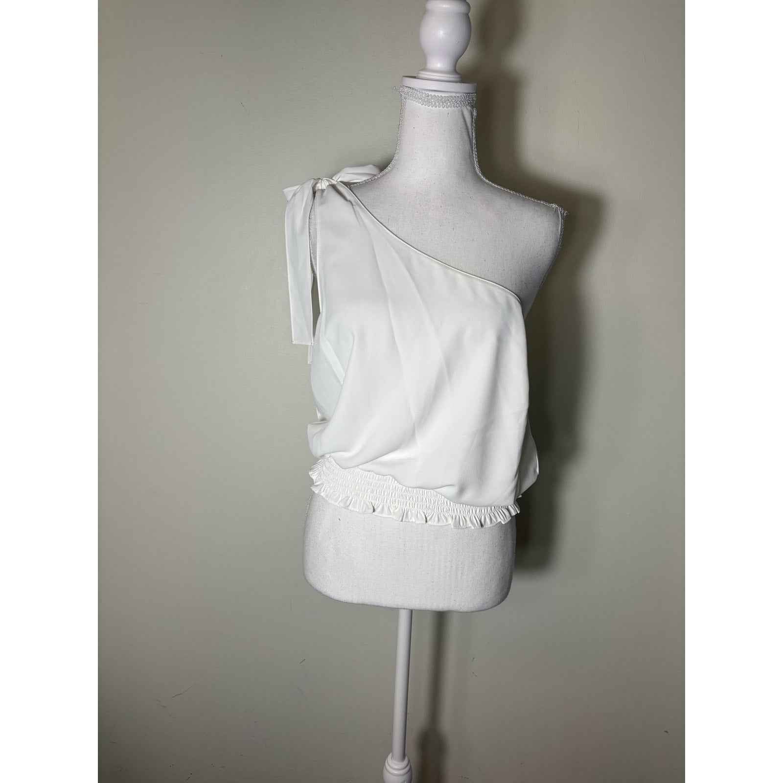 Amanda Uprichard White One Shoulder Cropped Smocked Waist Blouse Sz M