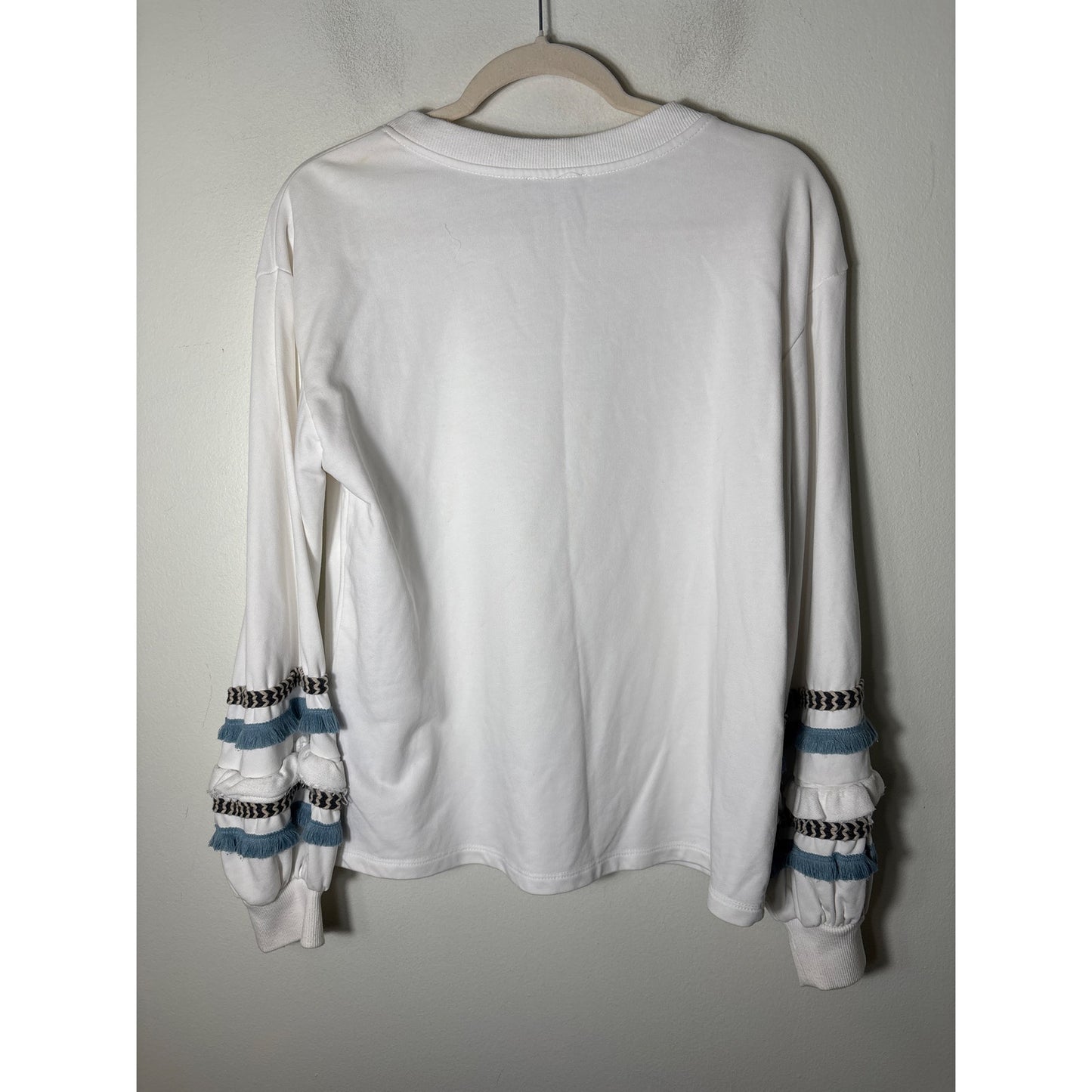 Junie White with Trimmed Long Sleeves Sweatshirt Sz M