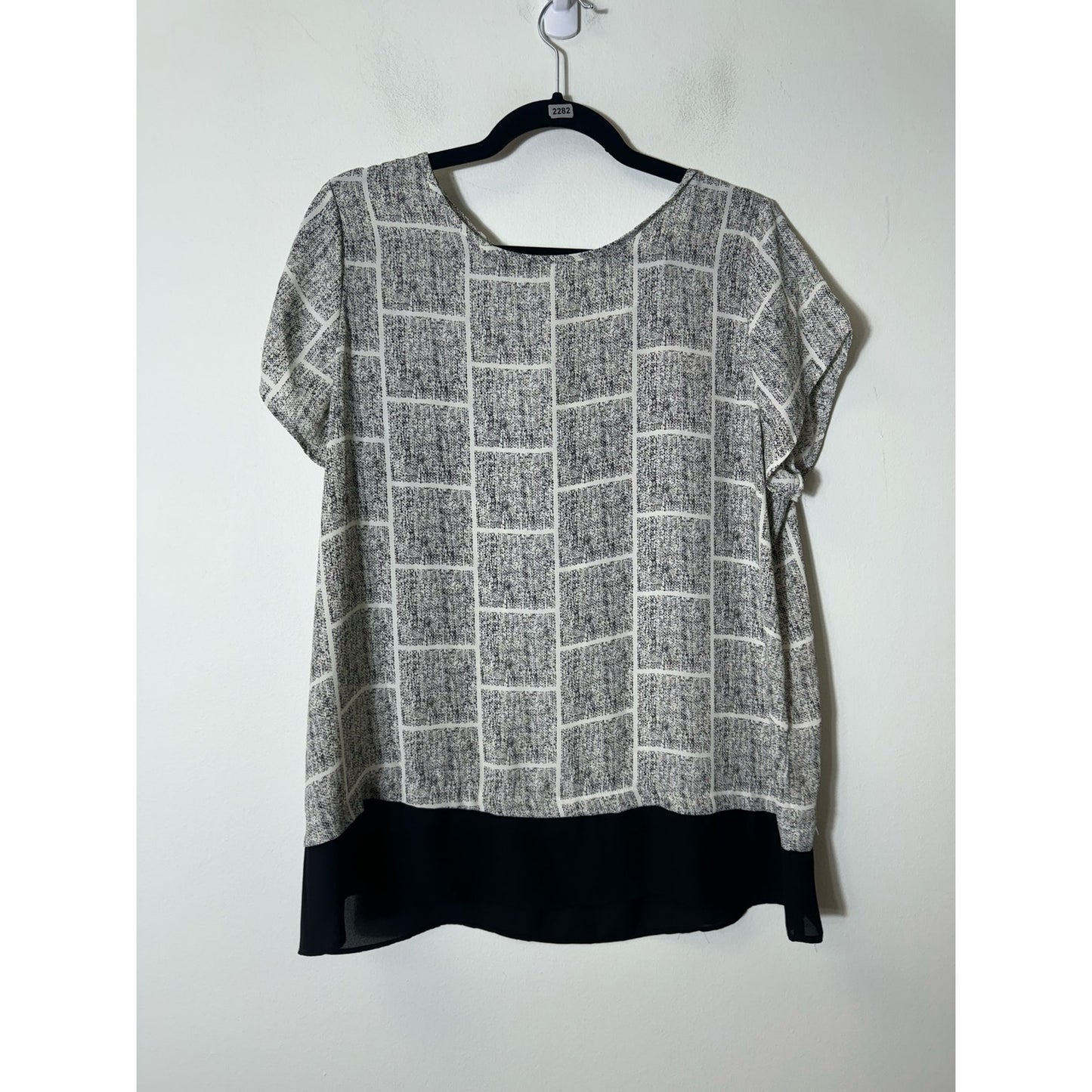 Bobeau Black White Rayon Short Sleeve Blouse Sz L