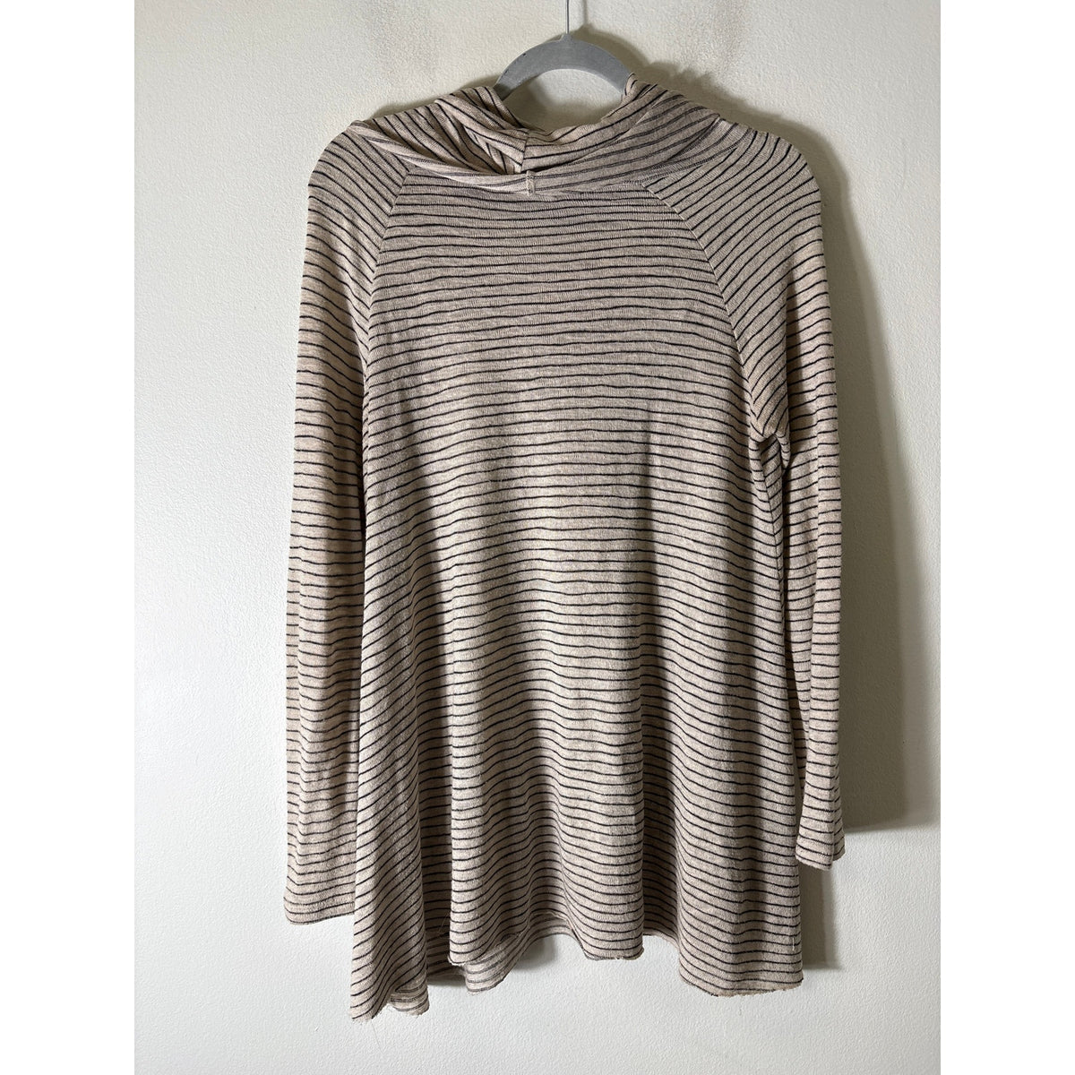 Pants Store Black and Tan Stripe Long Sleeve Knit Top Sz L