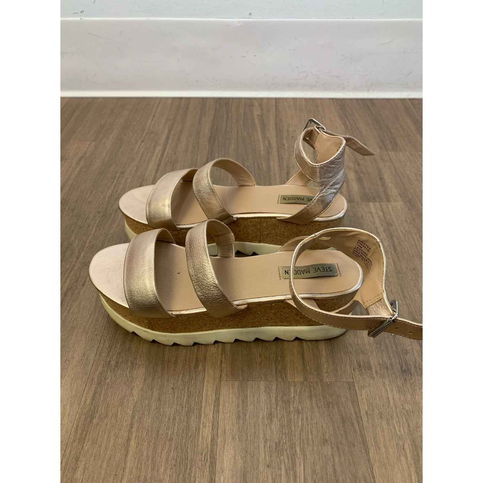 Steve Madden Gold Cork Platform Strap Sandal Sz 10