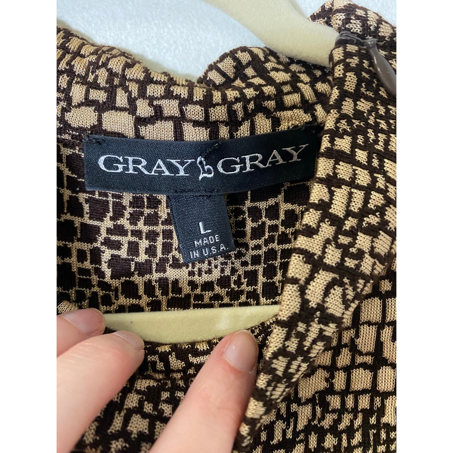 Gray Gray Sleavless Top. Brown/Camel Color. Sz L