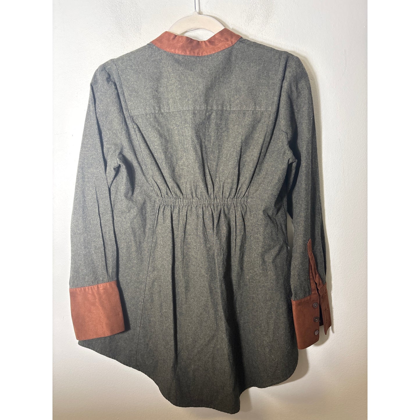 Tuckernuck Dark Gray Long Sleeve Button Up Cotton Shirt Sz S