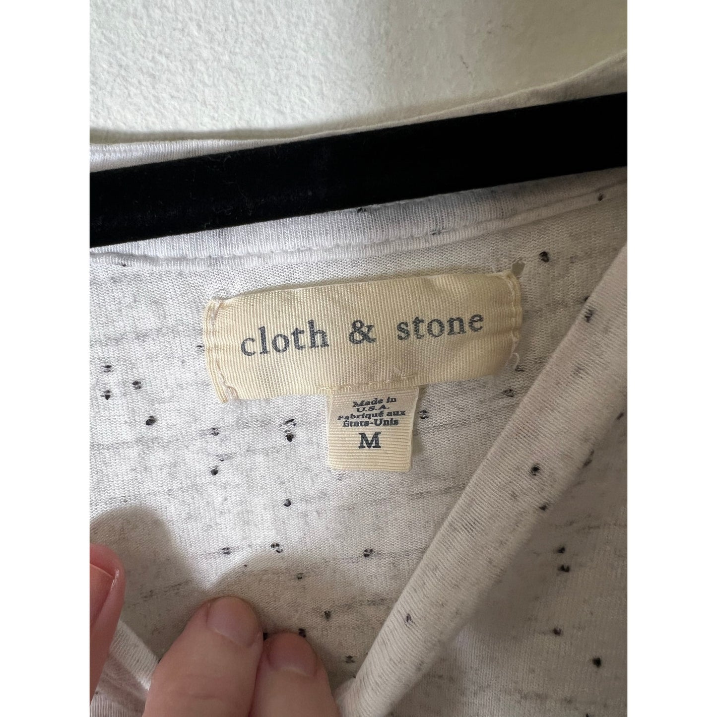 Womens Cloth and Stone Off-White V-Neck Sz M