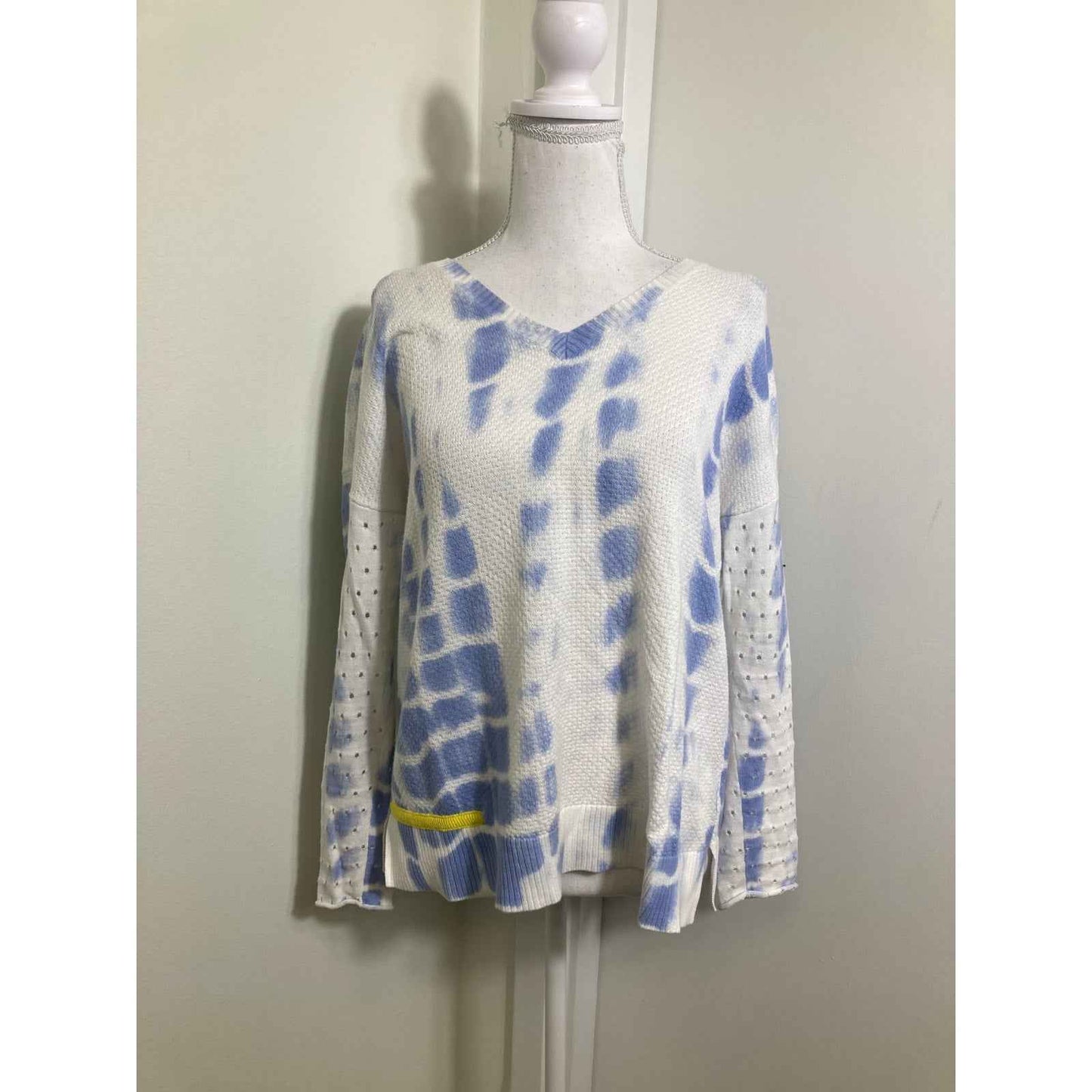 Lisa Todd Blue ane White Waffle Sweater Sz S