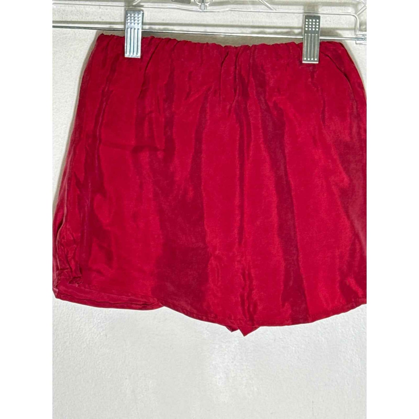 NWT Pleat. Red Tie Front Shorts sz 7