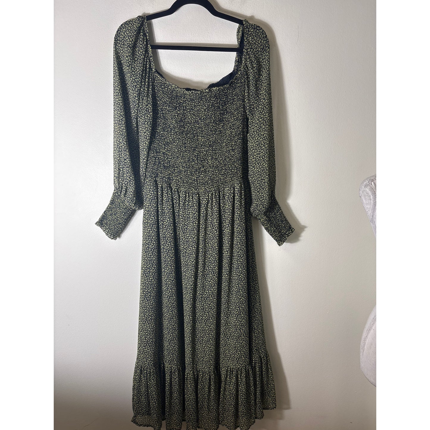 Cupcakes and Cashmere Black with Green Flowers Smocked Bodice Maxi Dress Sz L