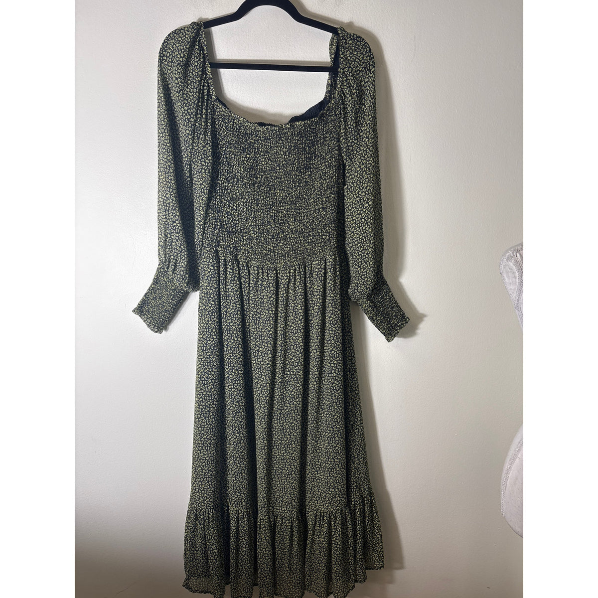 Cupcakes and Cashmere Black with Green Flowers Smocked Bodice Maxi Dress Sz L