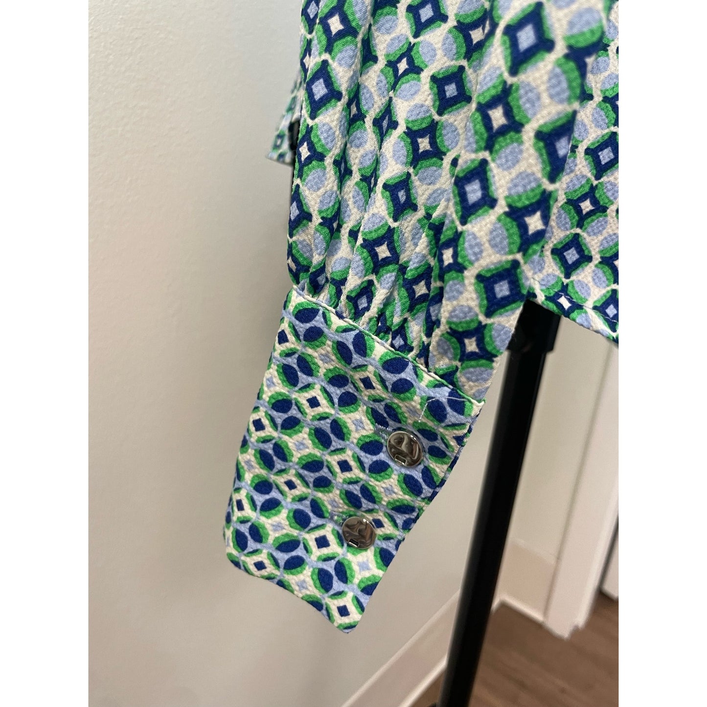 Carolina Belle Montreal Green and Blue Printed Button Down Blouse Sz S