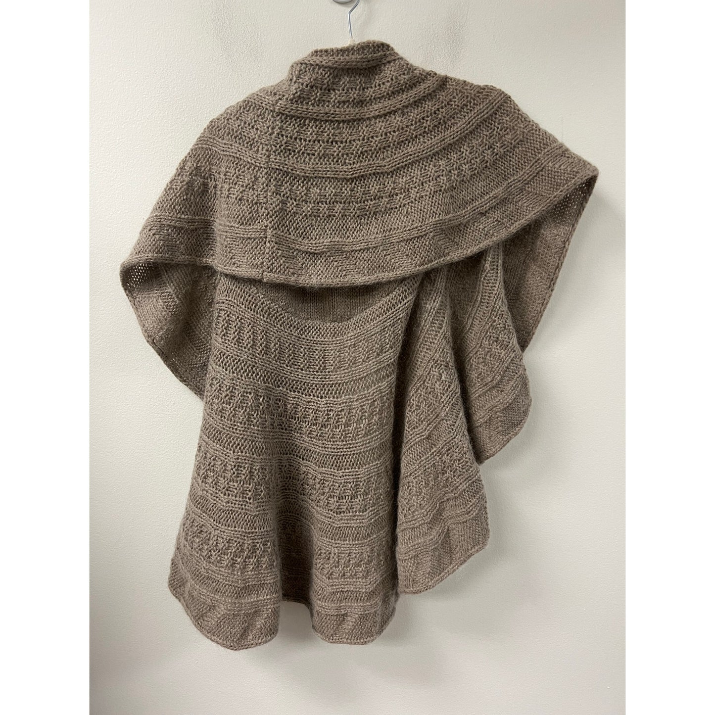 Renee's NYC Brown Cable Knit Vest Sz One Size