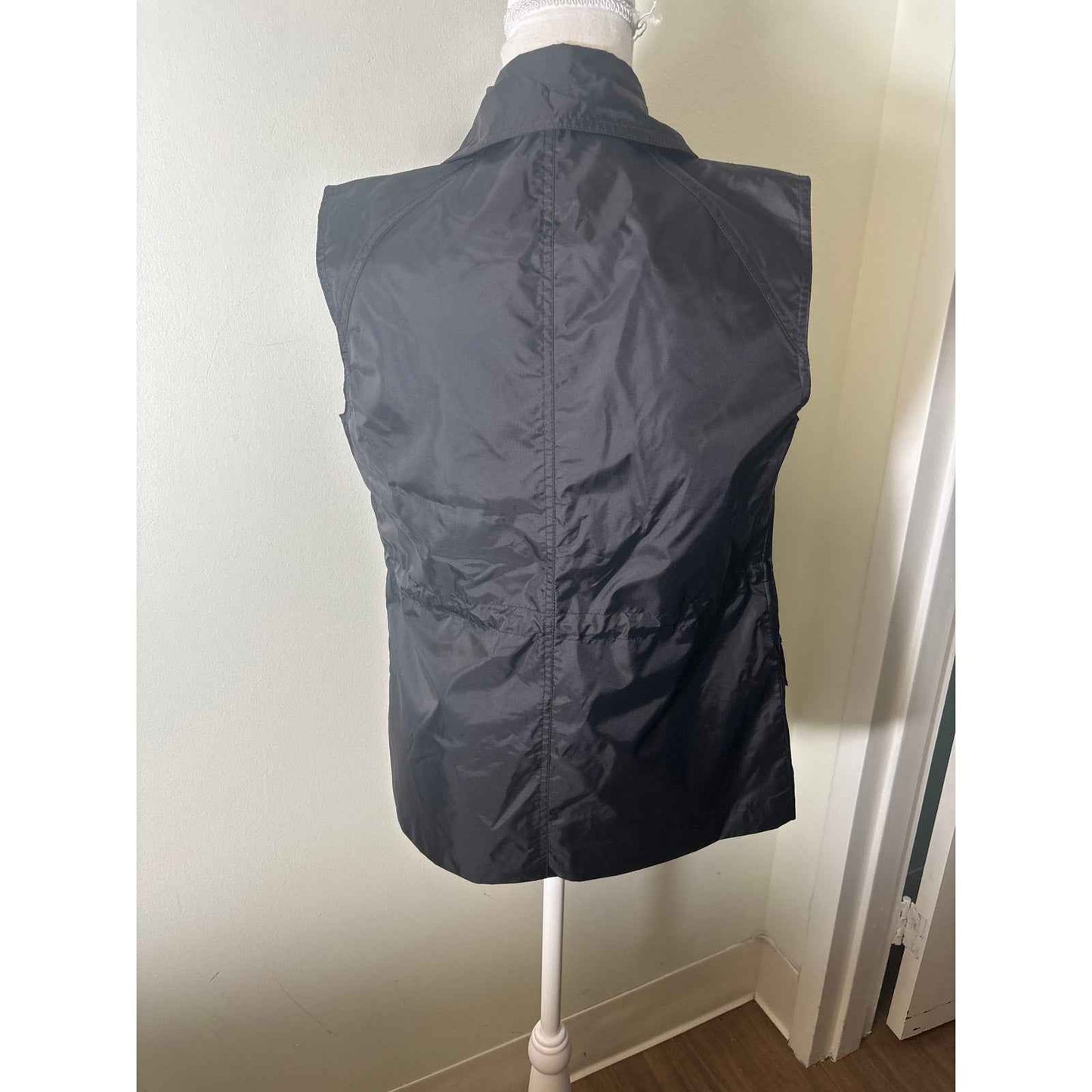 Woman’s Peter Millar Black Snap/Zipper Vest Sz XS