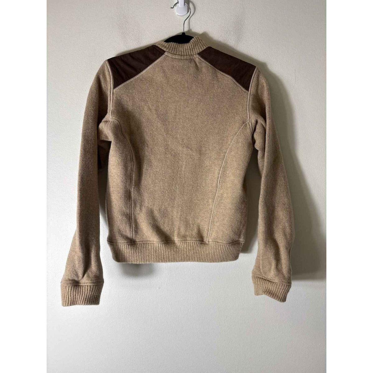 Woman's Patagonia Wheat/Tan Long Sleeve Zip Front Sweater Sz S