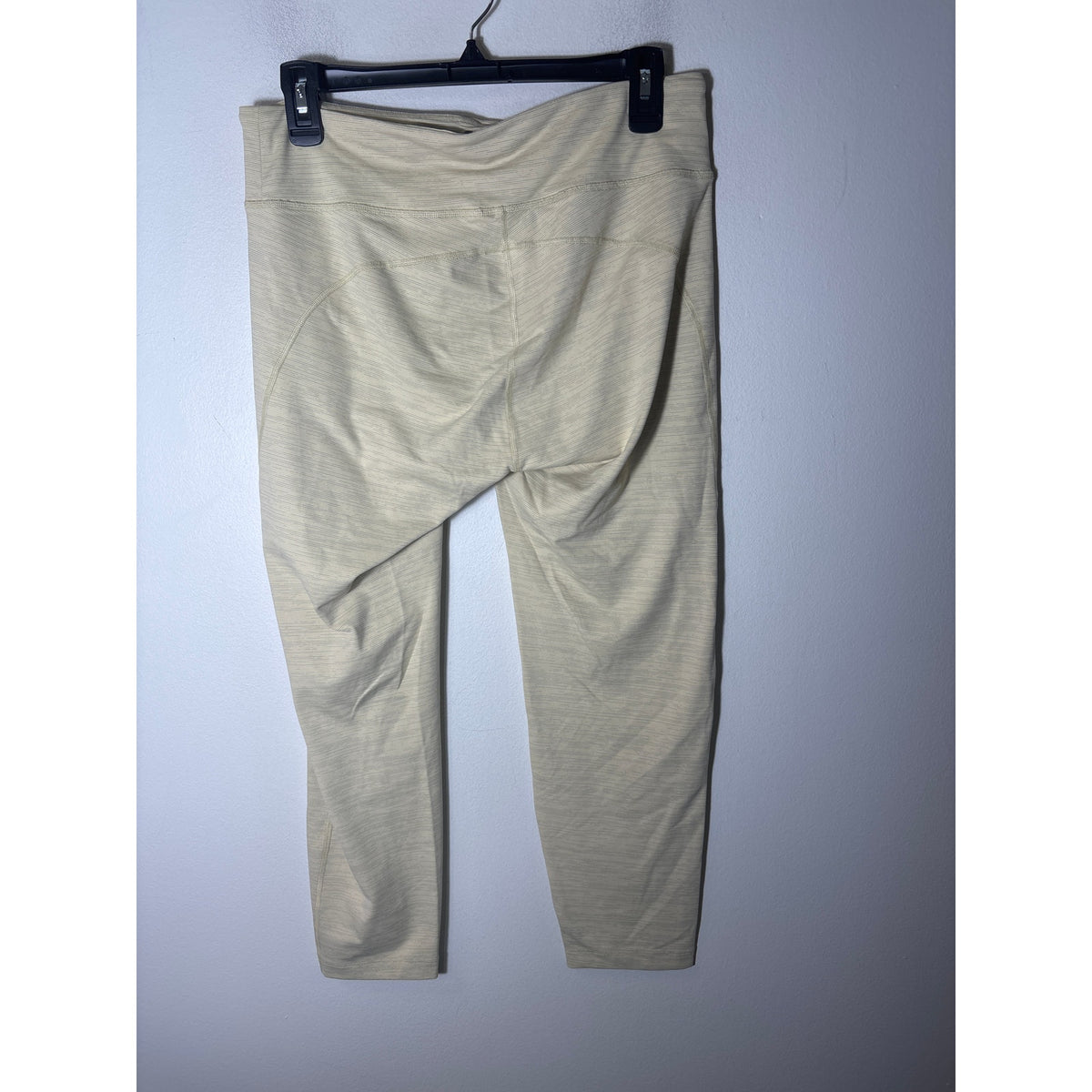Outdoor Voices Pale Yellow Capri Ankle Leggings Sz XL