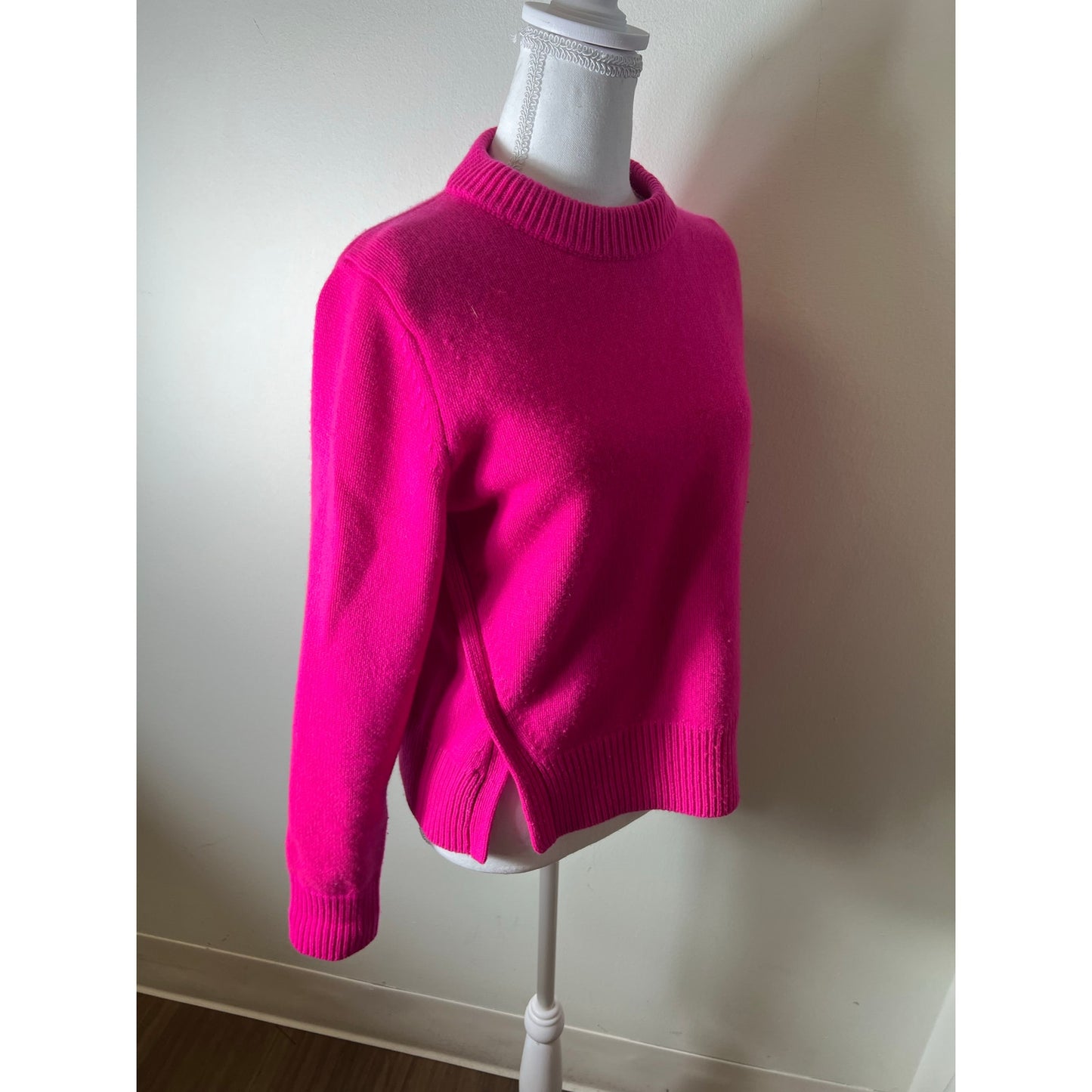 Tibi Hot Pink Crew Ribbed Neck 100% Cashmere Sweater Sz M