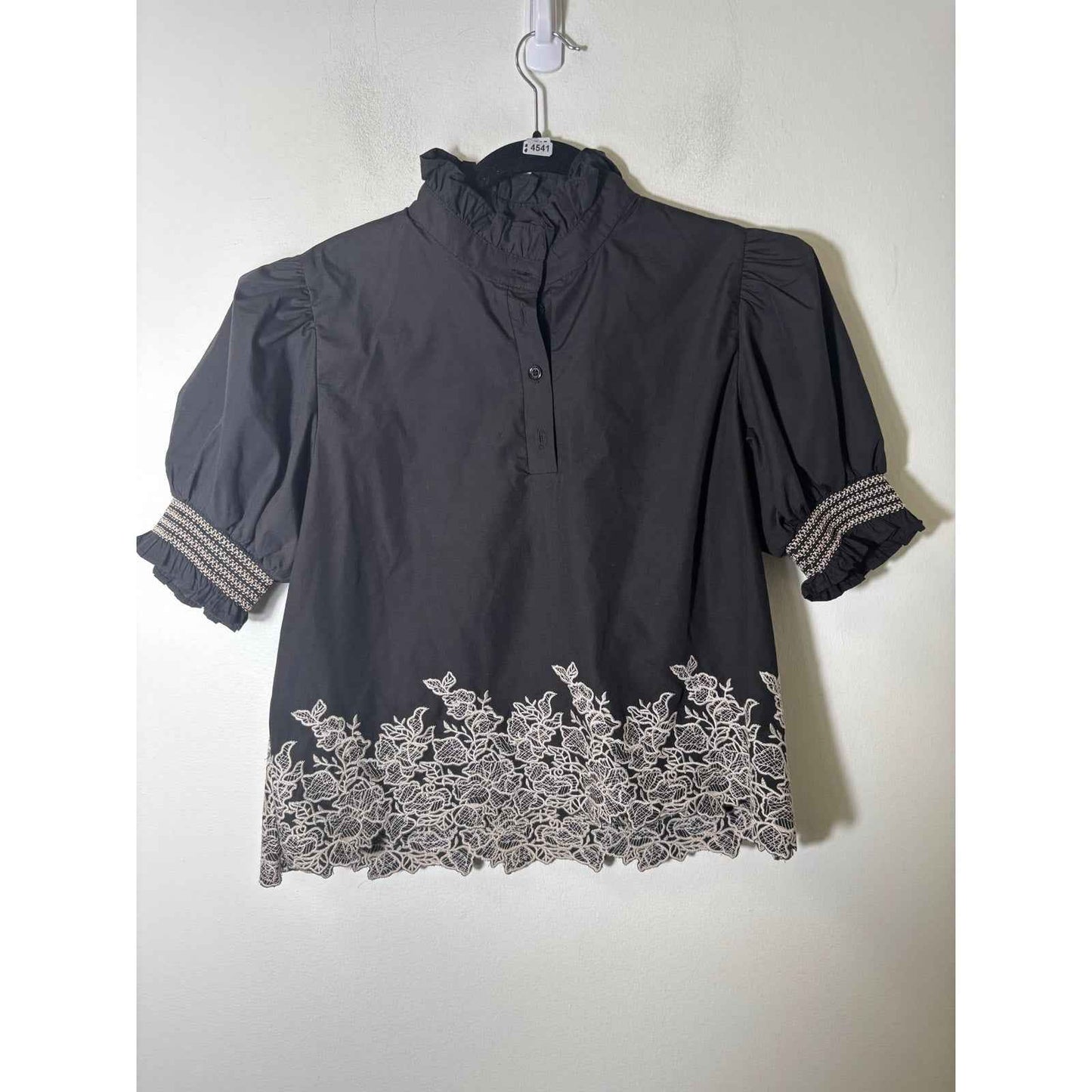 Entro Black Short Puff Sleeve Embroidered Shirt Sz M