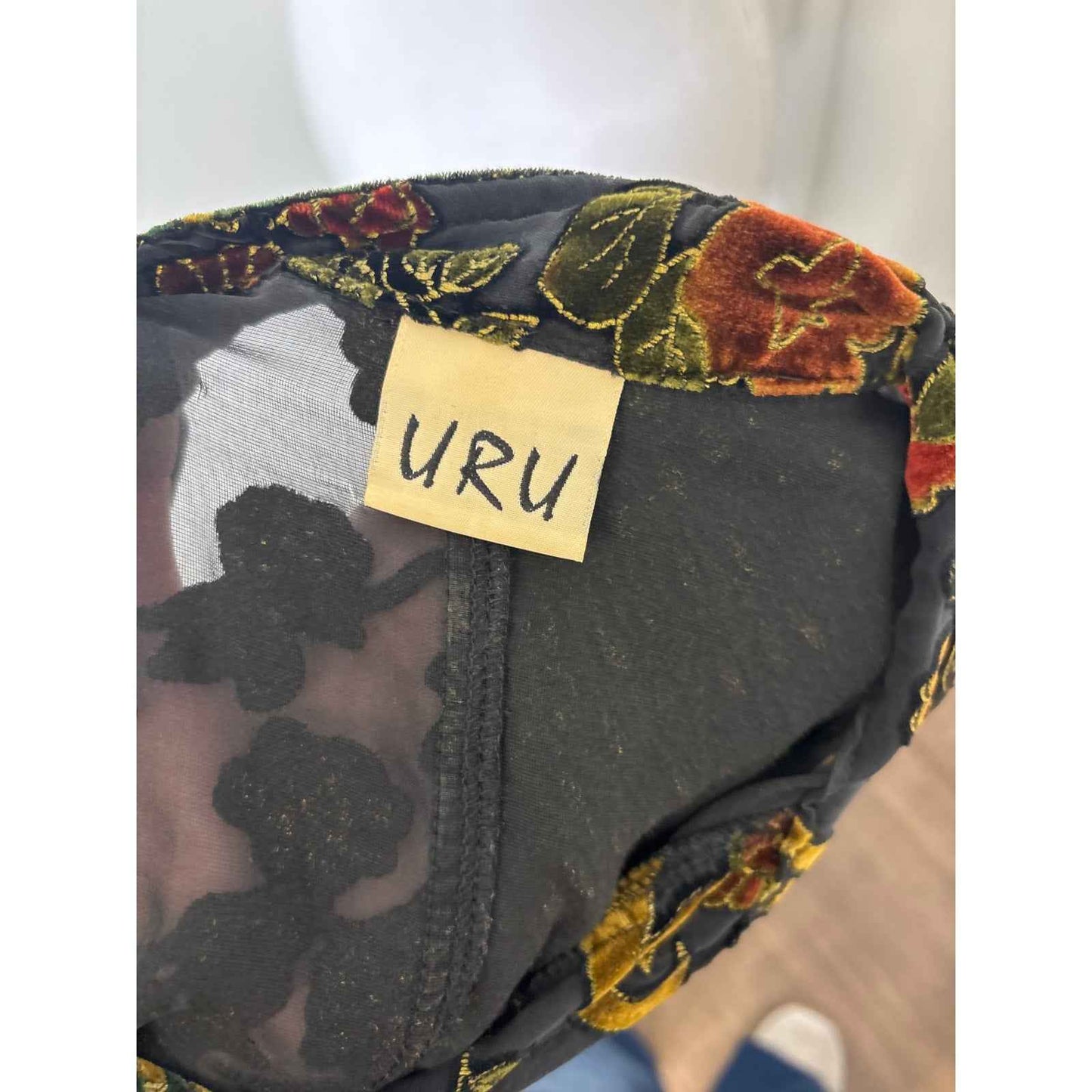 Uru Black Floral Velvet Blouse sz 1 ( small)