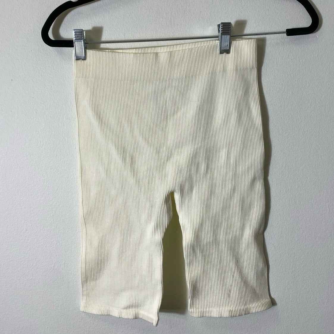 Love Tree Never Worn Cream Athletic Shorts Sz L