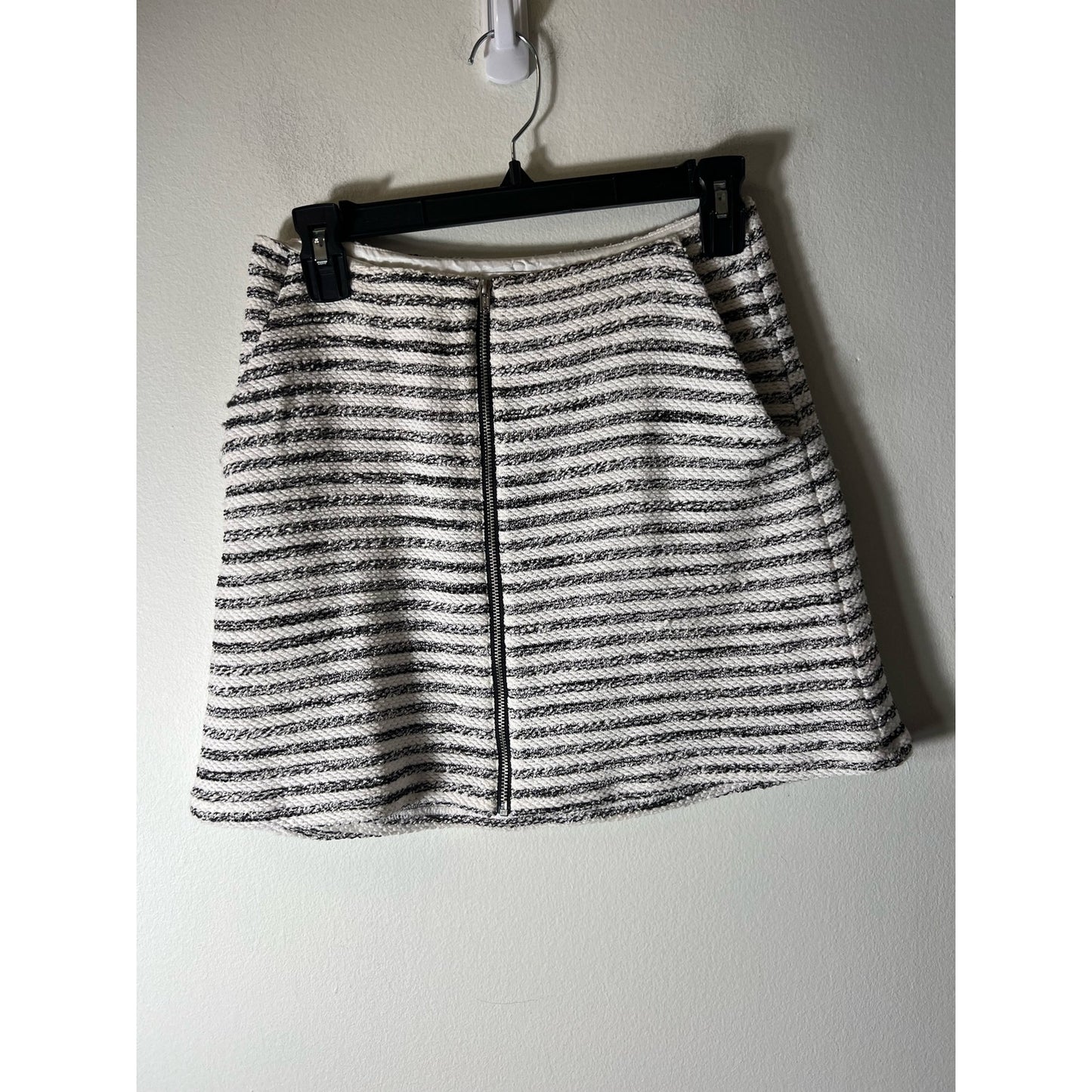BCBGeneration Black and White Stripe Mini Skirt Sz 4