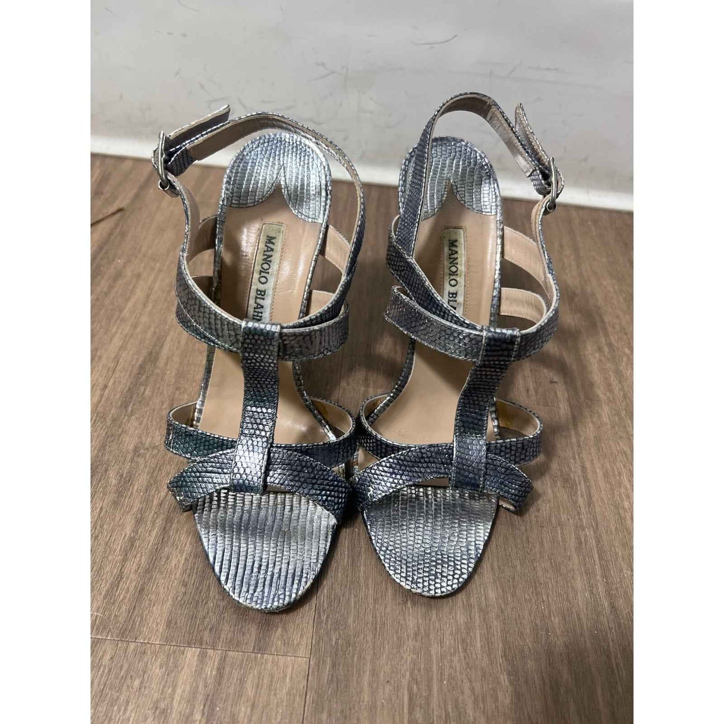 Manolo Blahnik Silver Pebbled Leather Ankle Strap Heels Sz 36.5 (6)
